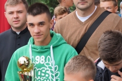 09